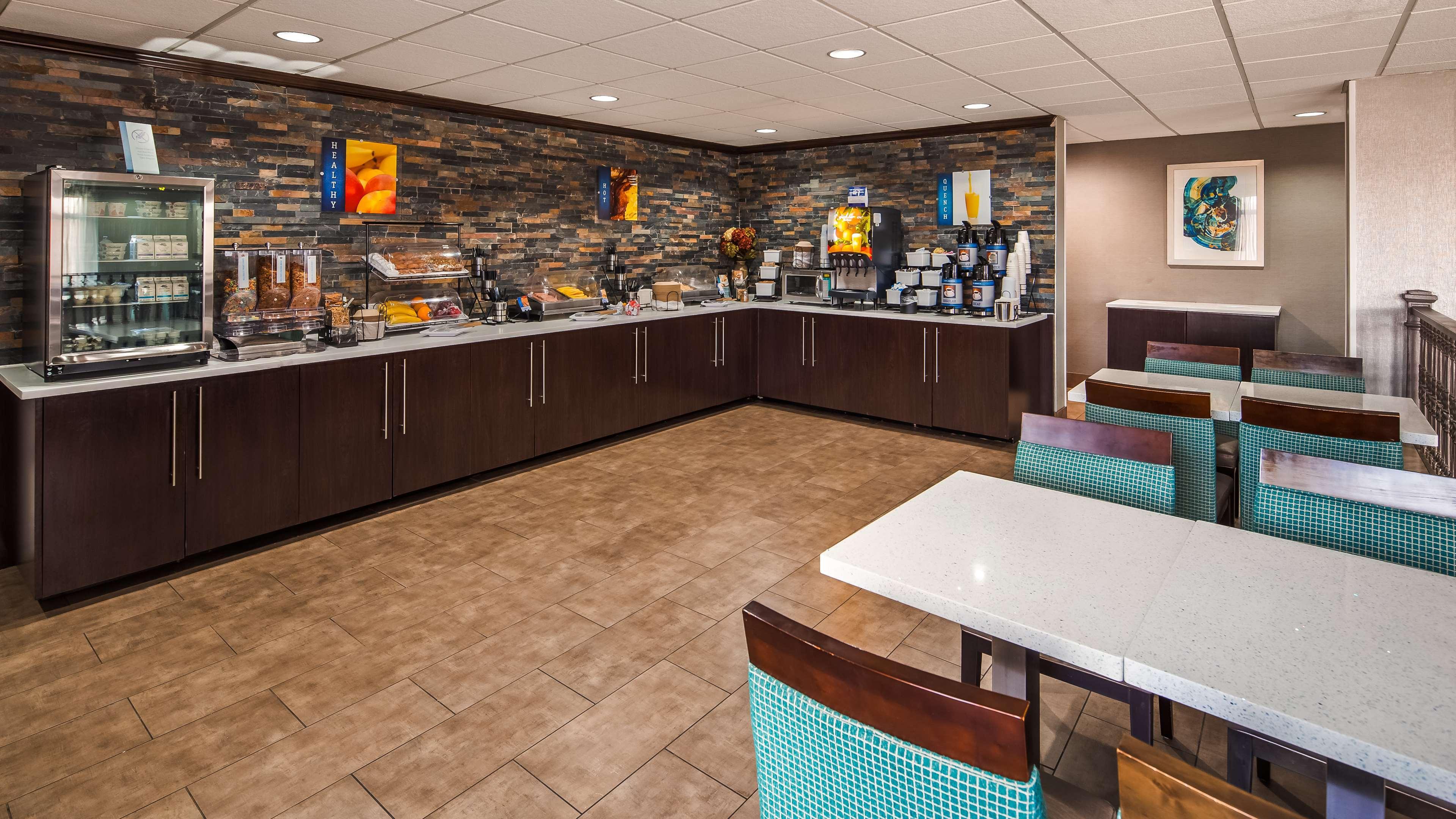 Best Western Plus Pioneer Park Inn Fairbanks Exterior photo